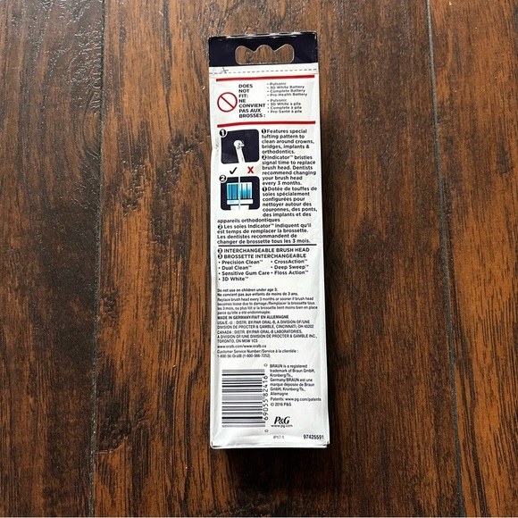 Oral-B, Replacement Brush Head - Picture 2 of 3